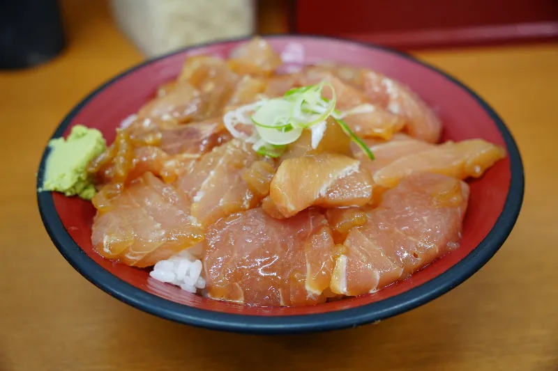 きときと食堂のまかない丼を撮影